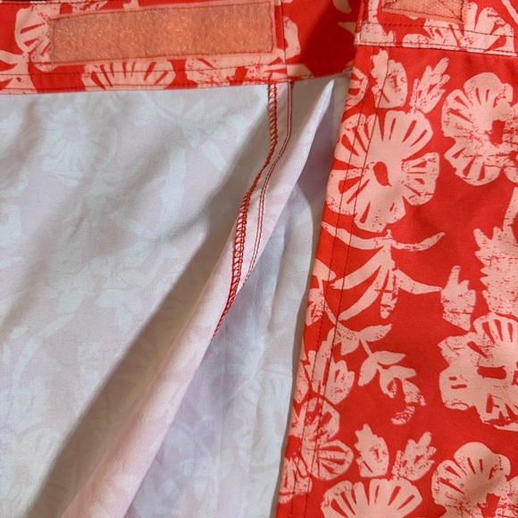 Rip Skirt Hawaii Coral Peach Hibiscus Print Skirt Length 2 Water Resistant - Picture 7 of 9